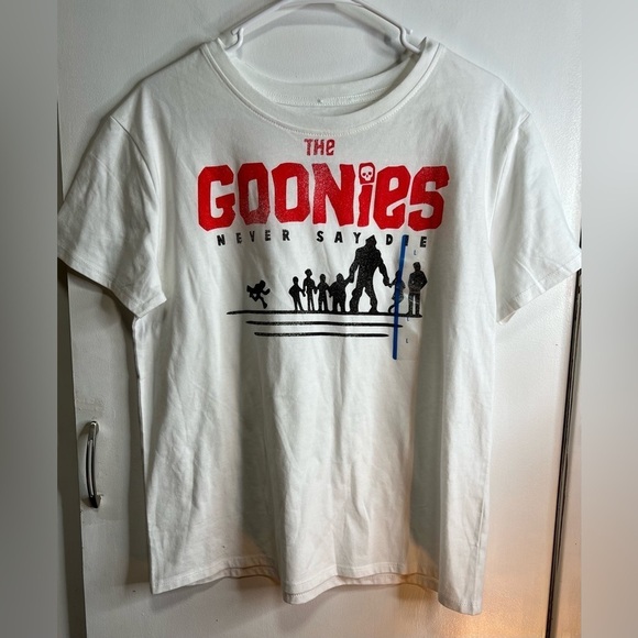 The Goonies Never Say Die Graphic Tee NWT - Picture 1 of 2